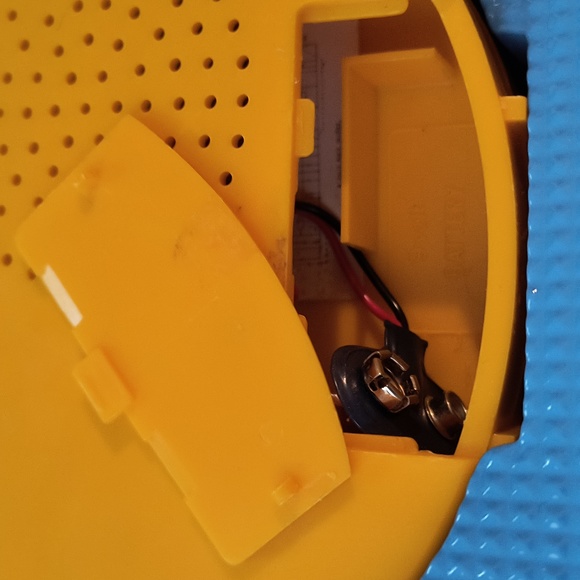 Walt Disney Productions vintage Winnie the Pooh transistor radio + original box - Picture 6 of 6